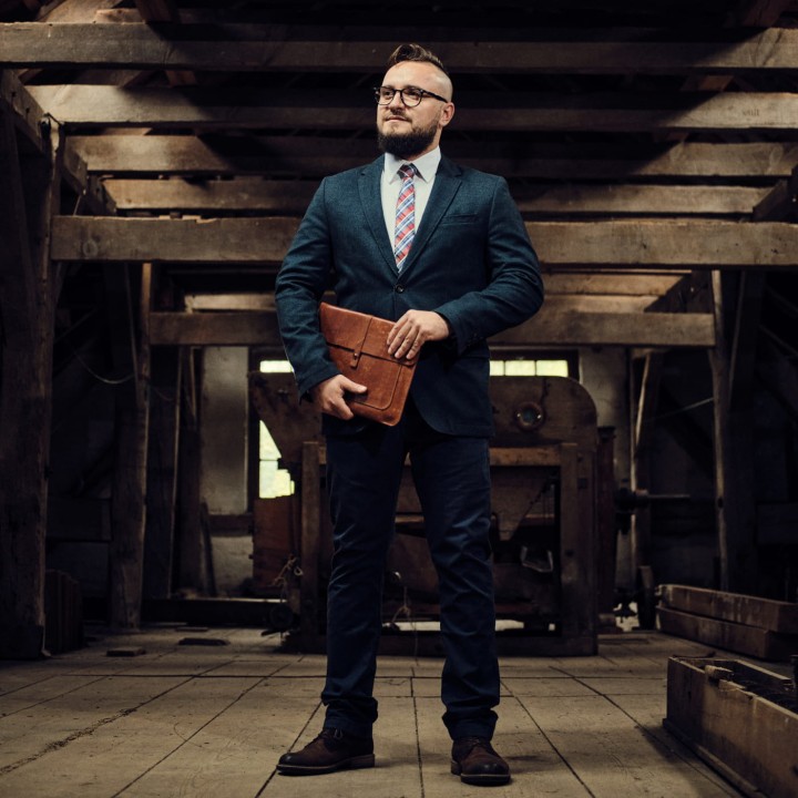 FOLBAG brązowe skórzane etui na dokumenty, laptopa lub kopertówka