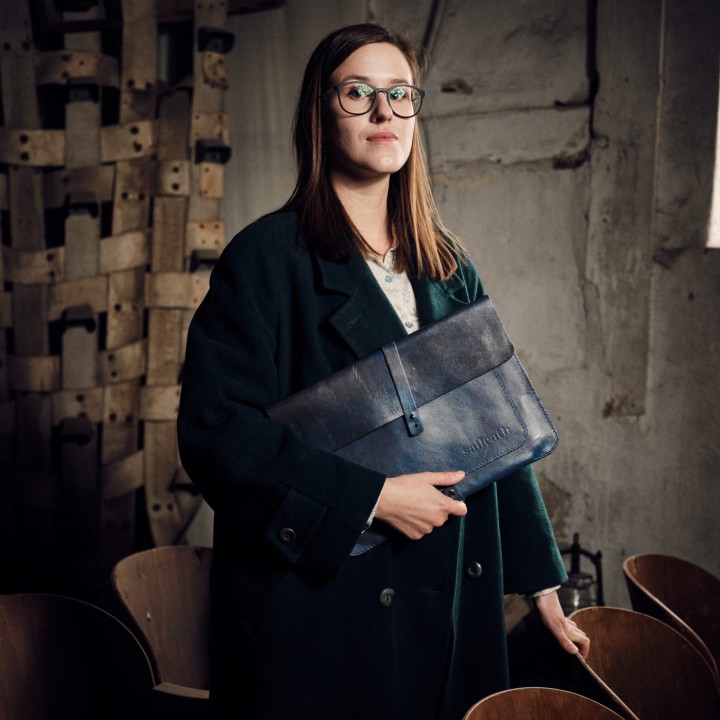 FOLBAG kobaltowe skórzane etui na dokumenty, laptopa lub kopertówka